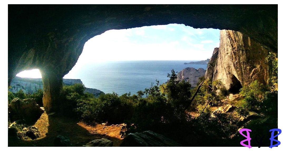 Photo de l'article Les grottes cachées des Calanques